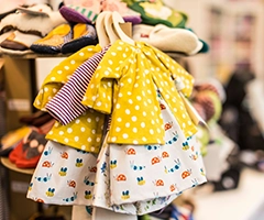 Baby- und Kinderbekleidung